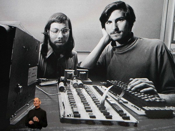 1808056013_SteveJobs.jpg.b83b0bfb1e2e8145428013d772b59b7e.jpg